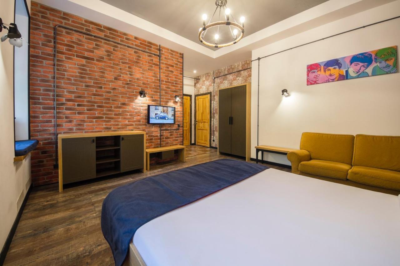 Self Check-In Apartments Near Landscape Alley Kiev Esterno foto