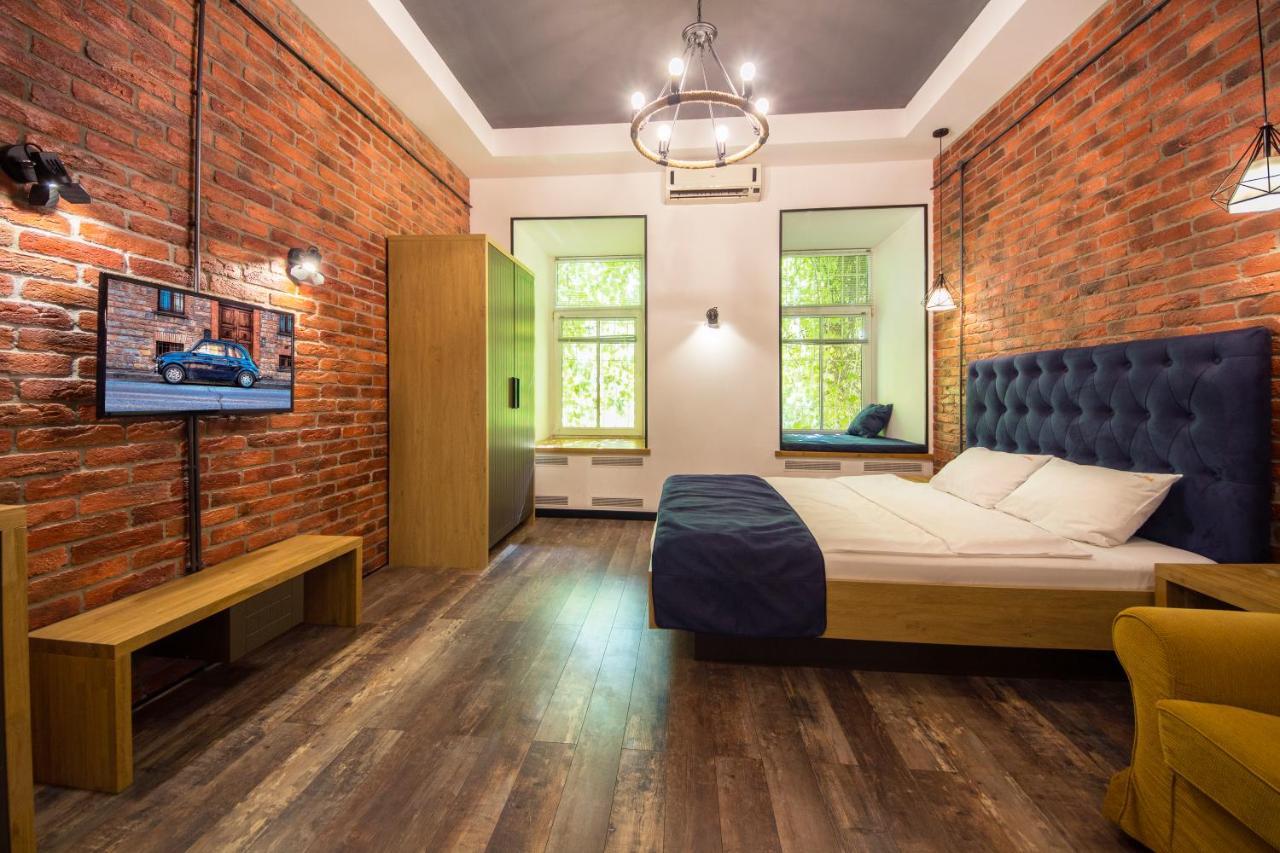 Self Check-In Apartments Near Landscape Alley Kiev Esterno foto