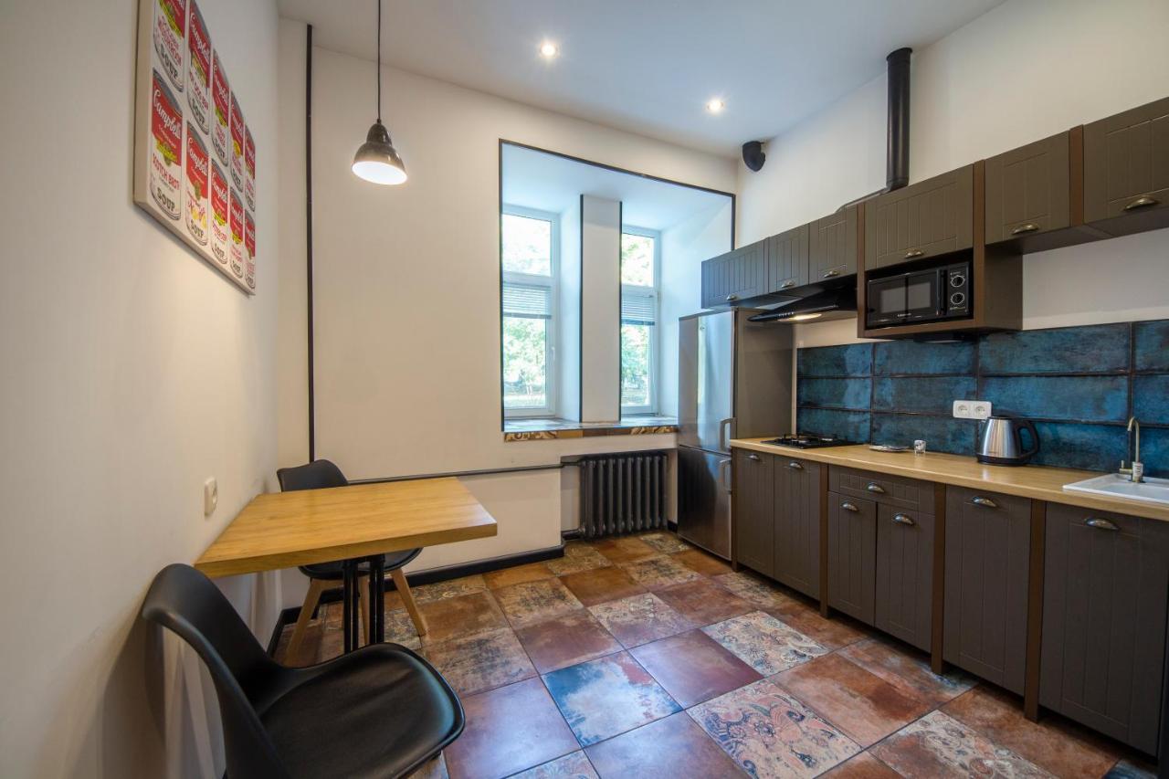 Self Check-In Apartments Near Landscape Alley Kiev Esterno foto