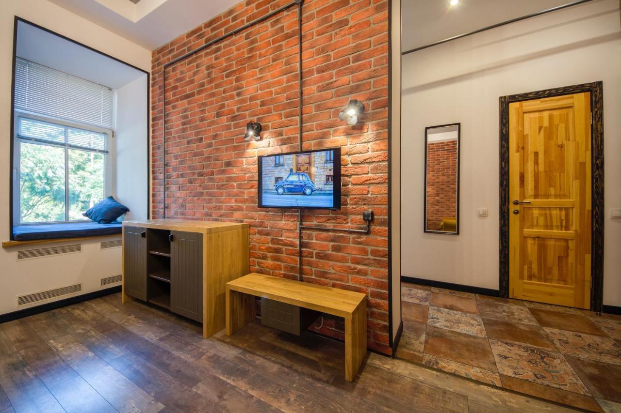 Self Check-In Apartments Near Landscape Alley Kiev Esterno foto